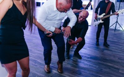 Oczepiny bez obciachu – 5 zabaw, które pokochają Wasi goście